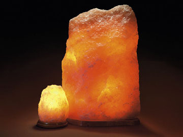 px-small_to_large_lamps_on_wood.jpg